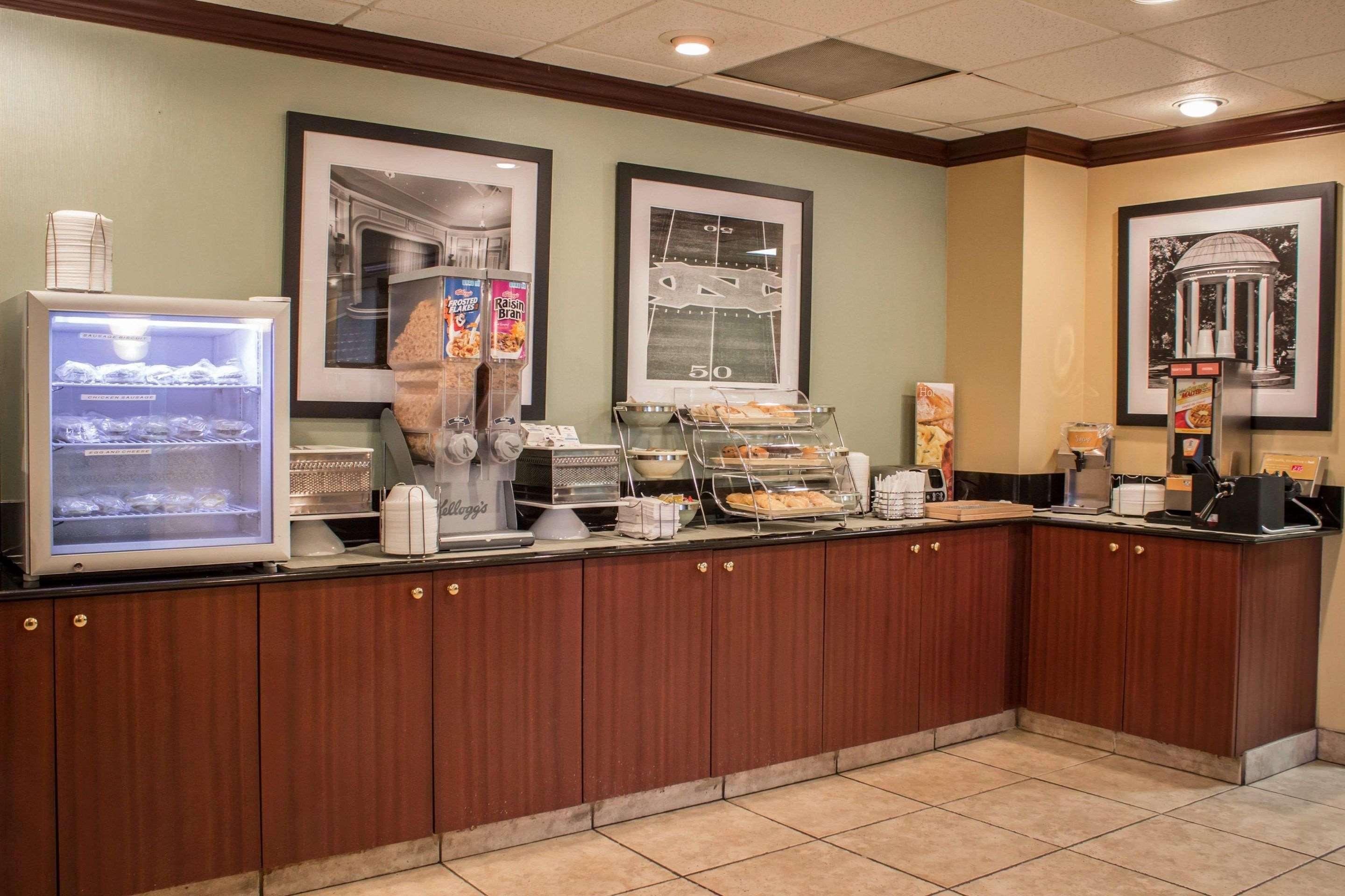 Hampton Inn แชเปิลฮิลล์ ภายนอก รูปภาพ